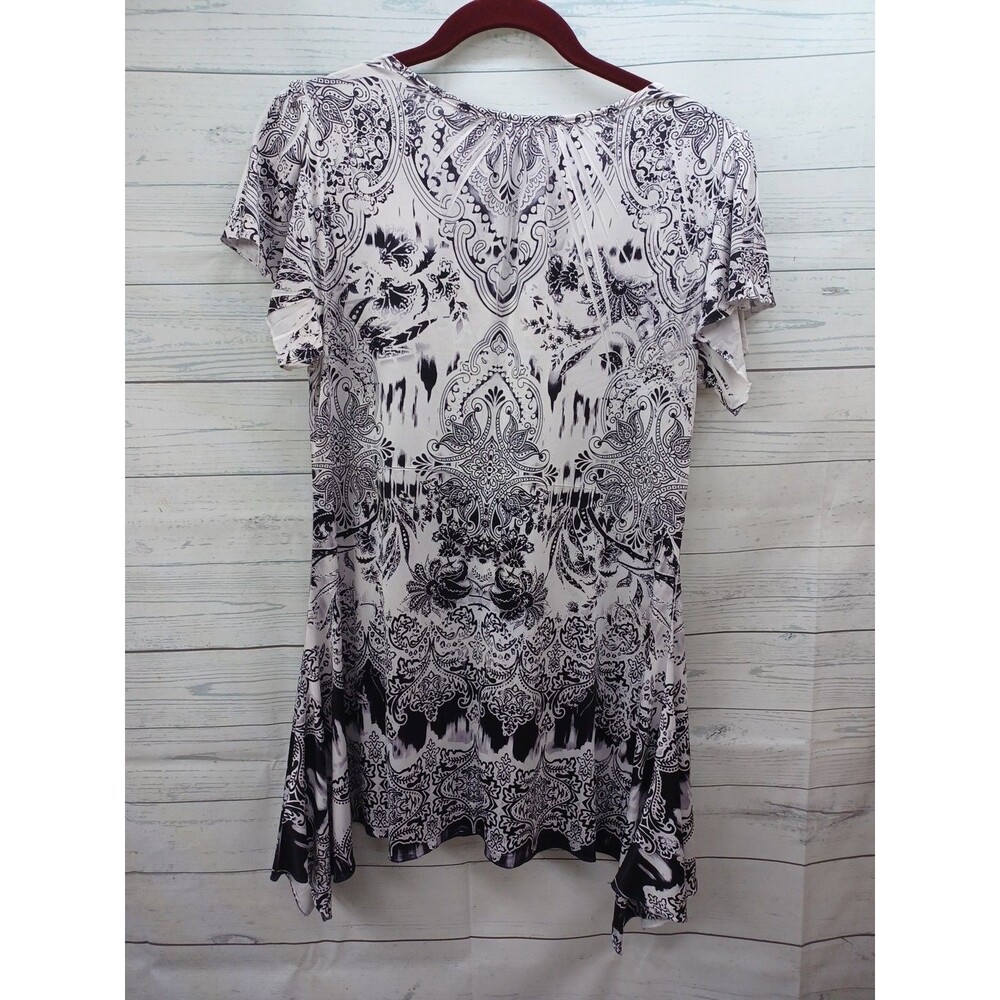 World Unity Womens Sz M Short Sleeves Boho Lace Shark bite Hem Studs - Picture 3 of 7
